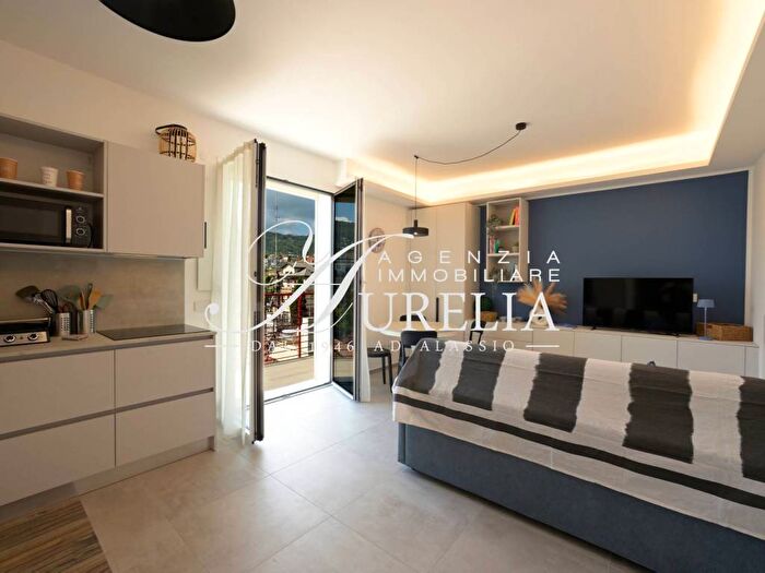 Appartamento bilocale in affitto in Via San Giovanni Bosco, Centro, Alassio