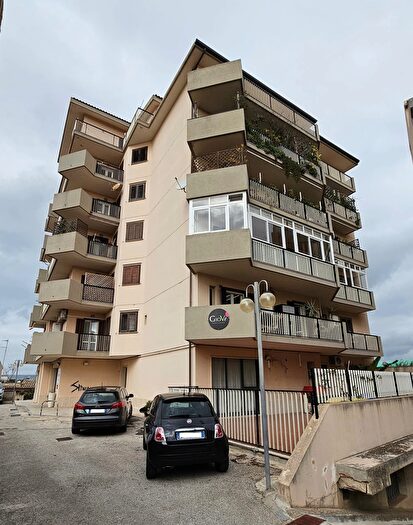 Appartamento con 5 locali in vendita in Via Sacro Cuore, Modica