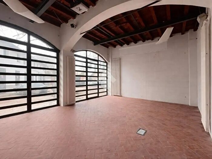 Appartamento trilocale in vendita in Via Merula, Milano