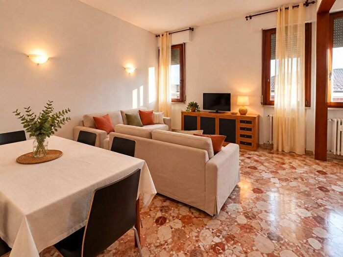 Appartamento quadrilocale in affitto in Via Carlo Mayr, Santa Maria in Vado, Ferrara
