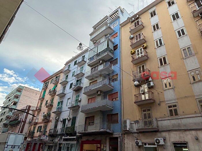 Appartamento quadrilocale in vendita in Via Cesare Battisti, Taranto