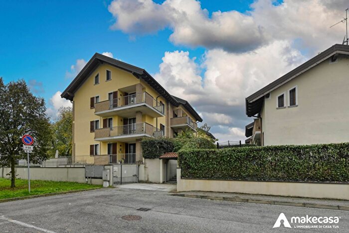 Appartamento trilocale in vendita in Via VIII Marzo, Cerro Al Lambro