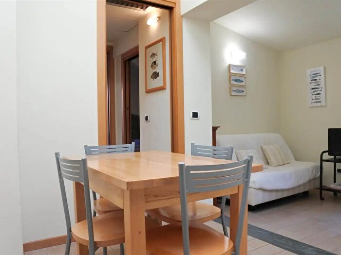 Appartamento trilocale in affitto in Lerici