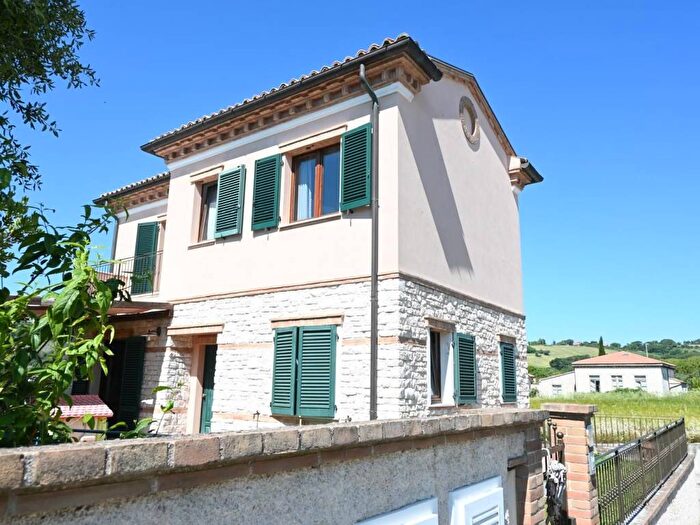 Casa trilocale in affitto in Sirolo