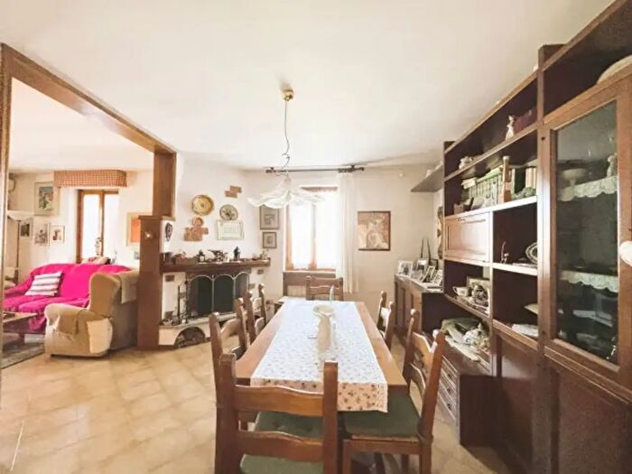 Casa con 6 locali in vendita in Via di Bargi, Pistoia
