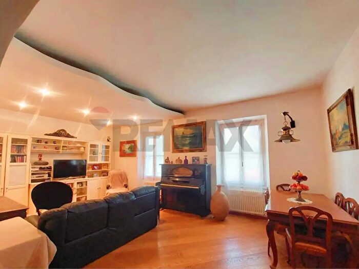 Appartamento con 6 locali in vendita in Via Argiroffo, Chiavari