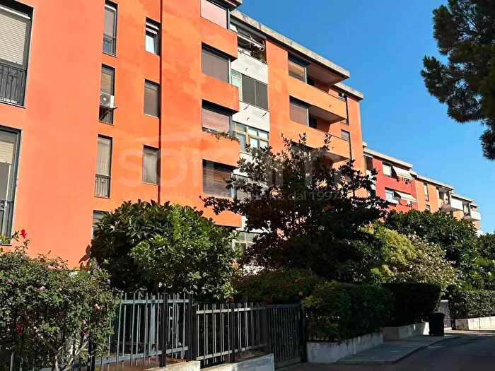 Appartamento con 5 locali in vendita in Via del Sestante, Cagliari