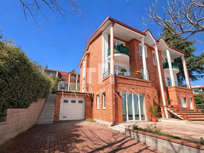 Casa con 10 locali in vendita in Viale Mimosa, Ferrazzano