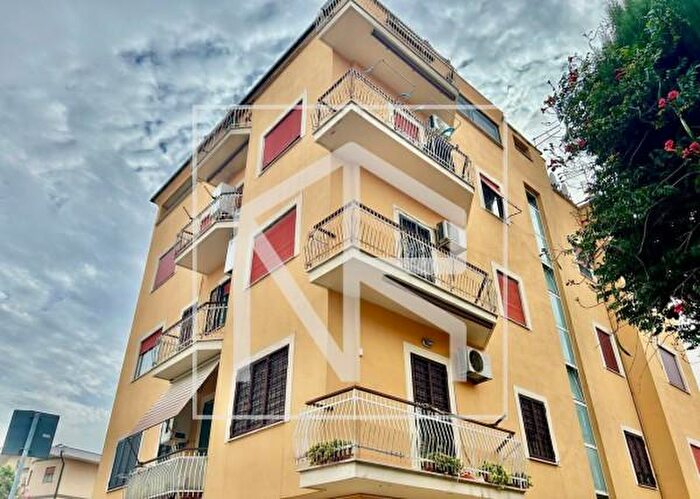 Appartamento trilocale in vendita in Via Delia, Roma