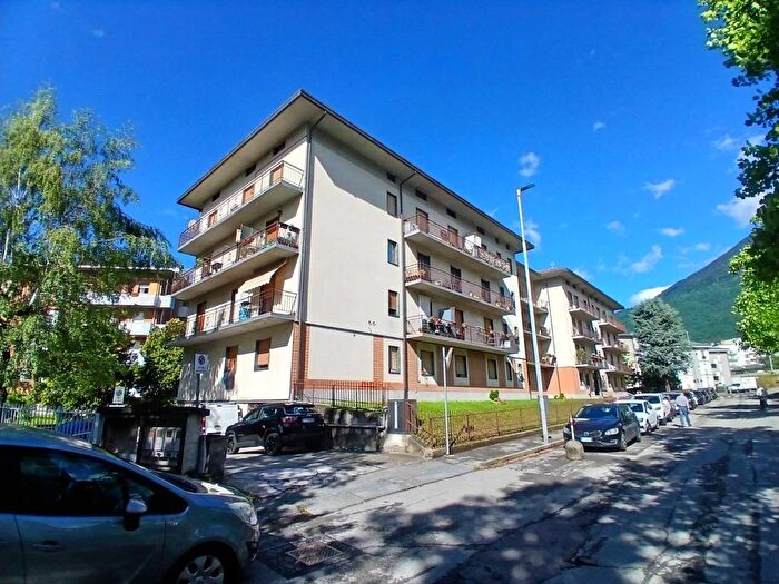 Appartamento bilocale in affitto in Via Paribelli, Centro, Sondrio