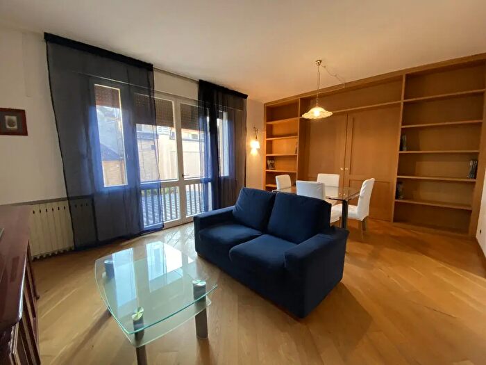 Appartamento trilocale in affitto in Via del Santo, Padova
