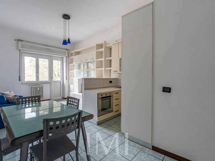 Appartamento trilocale in affitto in Via Arena, Ticinese, Milano