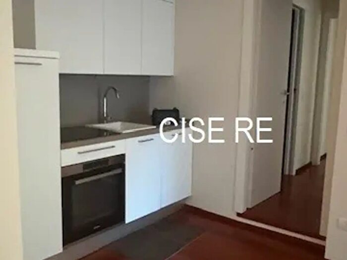 Appartamento trilocale in affitto in Via del Fusaro, Milano