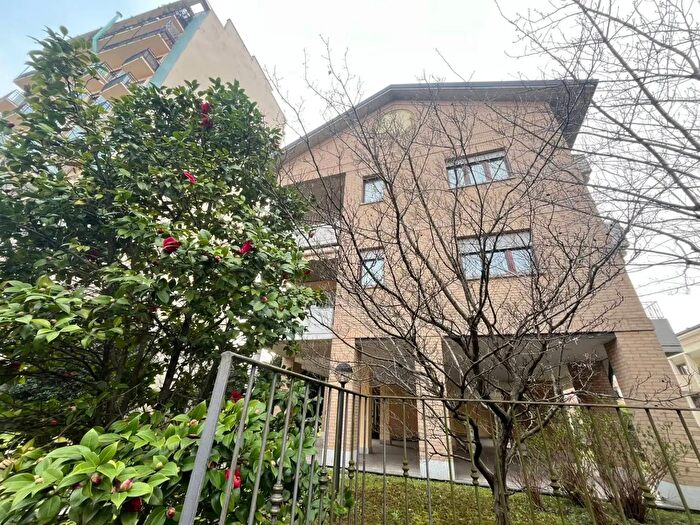 Appartamento trilocale in vendita in Via Vittorio Veneto, Cinisello Balsamo