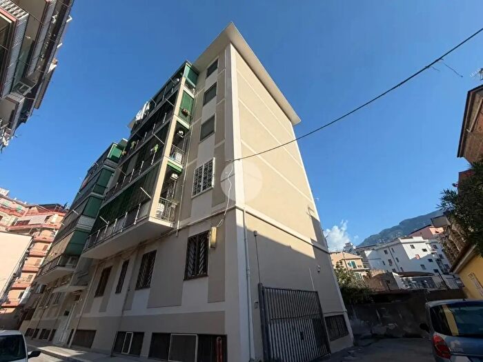 Appartamento bilocale in vendita in Via Raiola, Castellammare Di Stabia