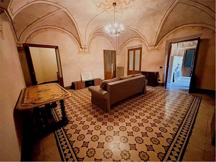 Appartamento quadrilocale in affitto in Via Guido da Castello, Centro Storico, Reggio Emilia