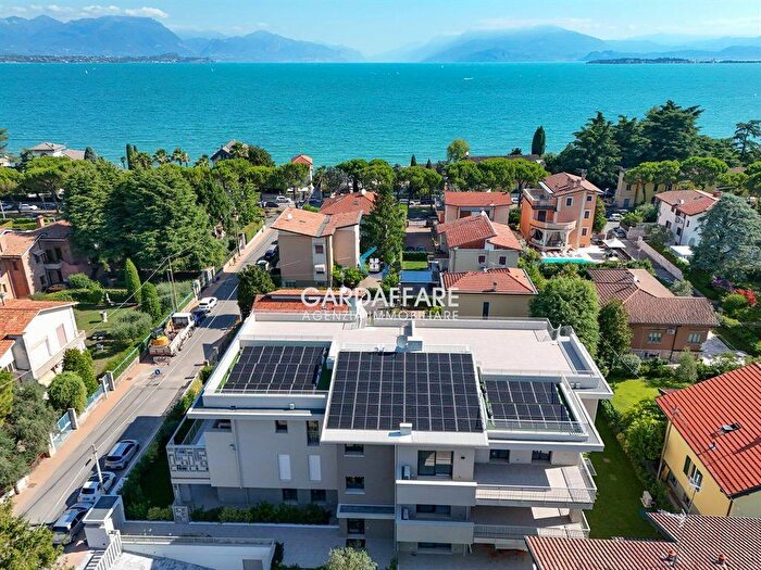 Appartamento quadrilocale in vendita in Desenzano Del Garda