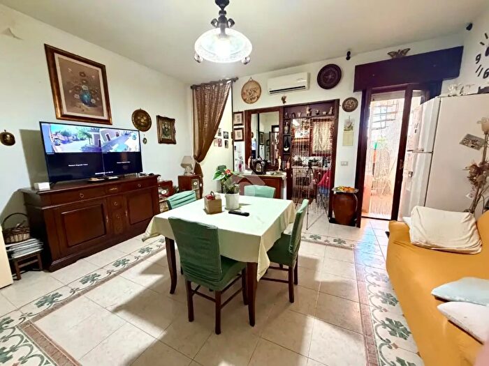 Appartamento trilocale in vendita in Via Famiglia Chiurlia, Lizzanello