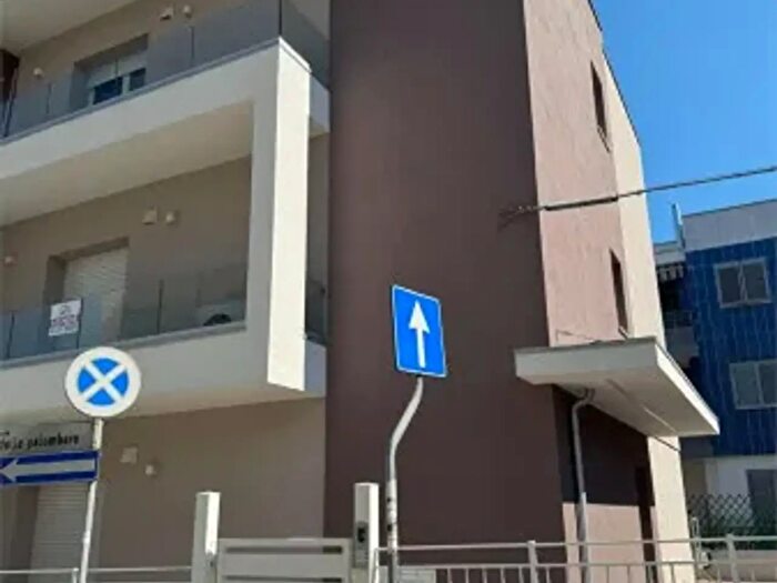 Appartamento trilocale in vendita in Via Palombare, Ancona