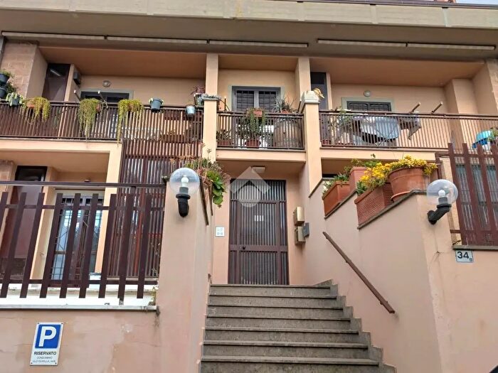 Appartamento trilocale in vendita in Vicolo Olivella, Albano Laziale