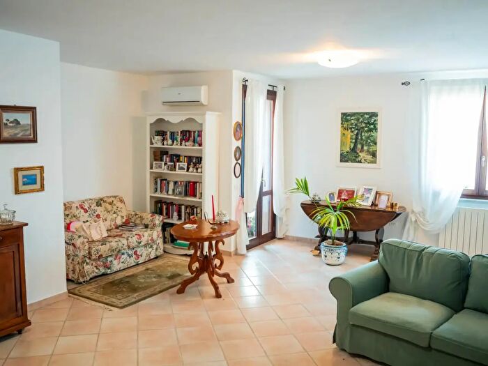 Appartamento con 5 locali in vendita in Rosignano Marittimo