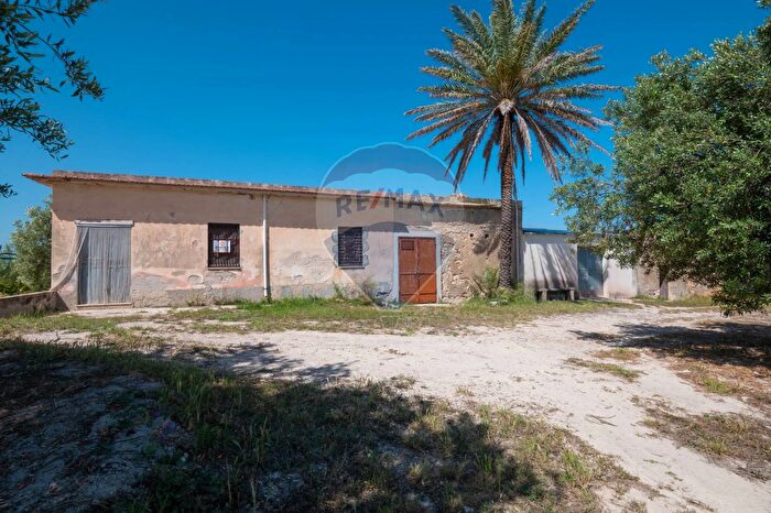 Casa quadrilocale in vendita in Cda Bonivini Snc, Noto