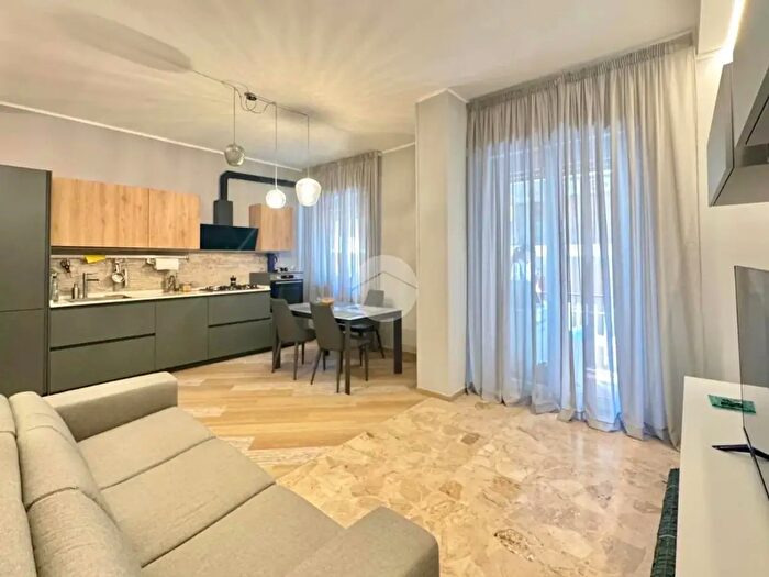 Appartamento trilocale in vendita in Via Puglia, San Benedetto Del Tronto