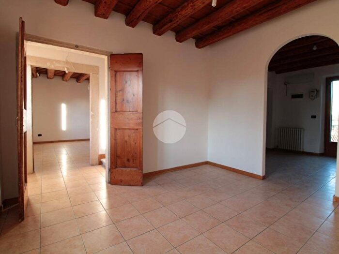 Appartamento bilocale in affitto in Via Scrimiari, Veronetta, Verona