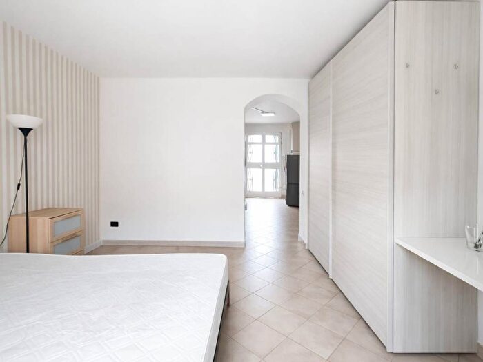 Appartamento bilocale in affitto in Via Gaudenzio Ferrari, Corso Genova, Milano