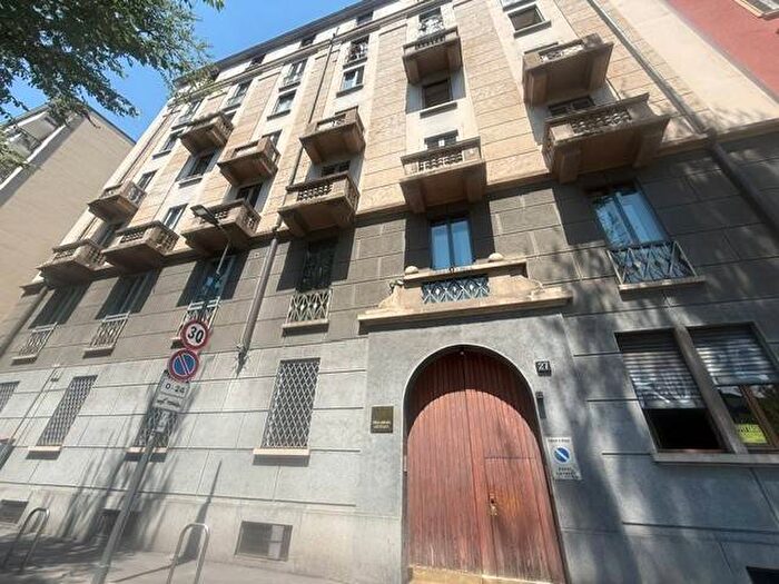 Appartamento trilocale in affitto in Viale Beatrice d'Este, Quadronno Crocetta, Milano