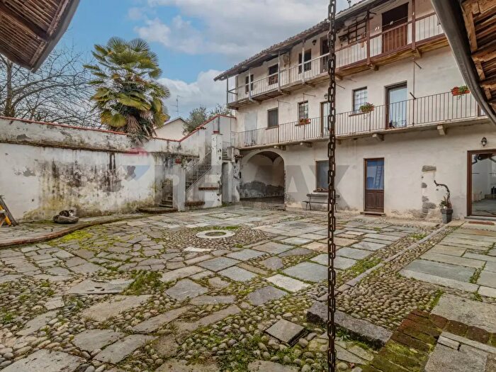 Case in Vendita e in Affitto - 2