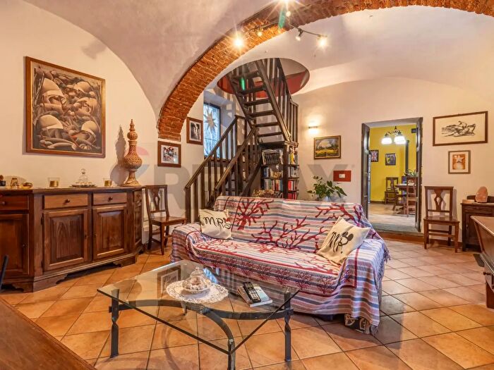 Casa con 6 locali in vendita in Via Moglia, Candelo