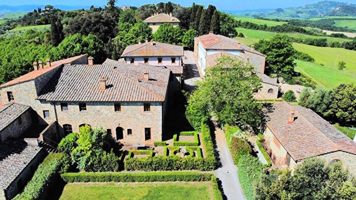 Appartamento con 5 locali in vendita in Volterra