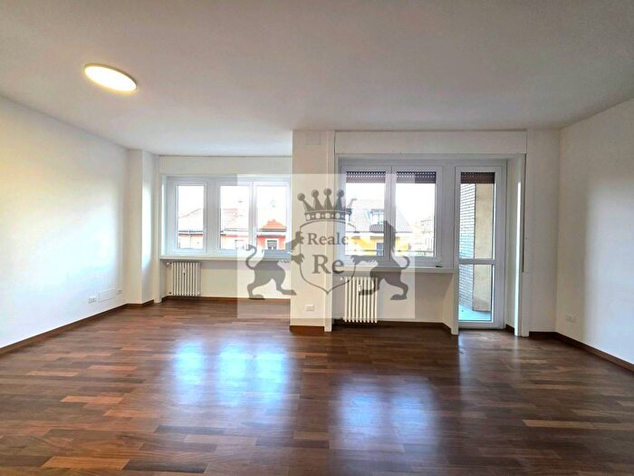 Appartamento con 5 locali in affitto in Via Giovanni Lulli, Casoretto, Milano