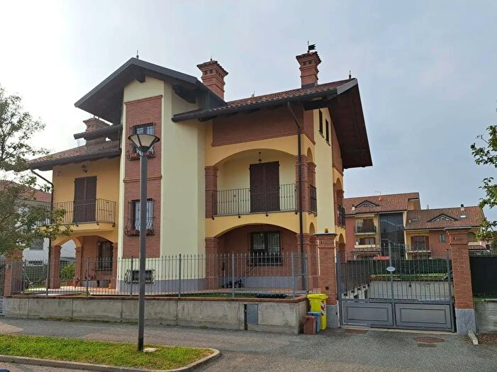 Case in Vendita e in Affitto - 2