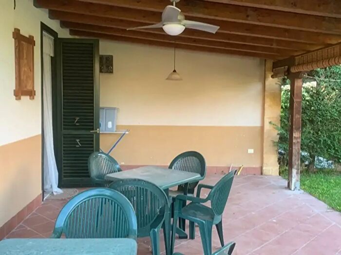 Casa con 6 locali in vendita in Viale Himera, Campofelice Di Roccella