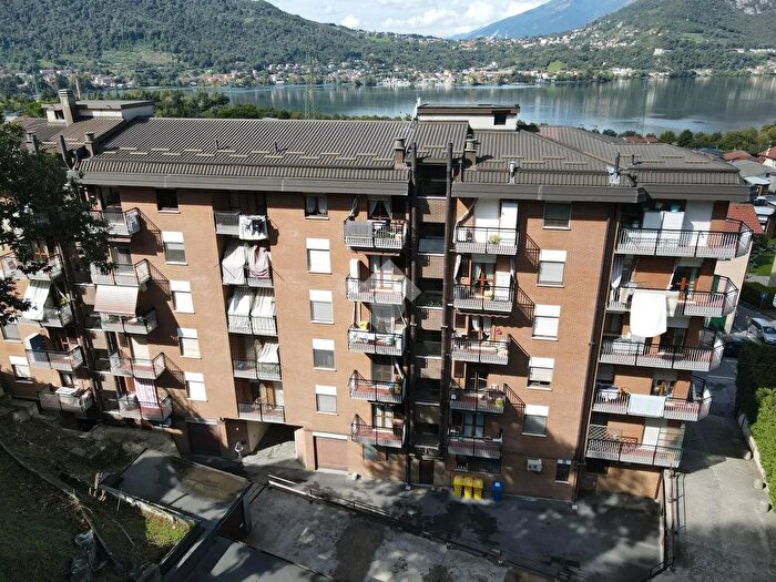 Appartamento trilocale in vendita in Via Roma, Vercurago