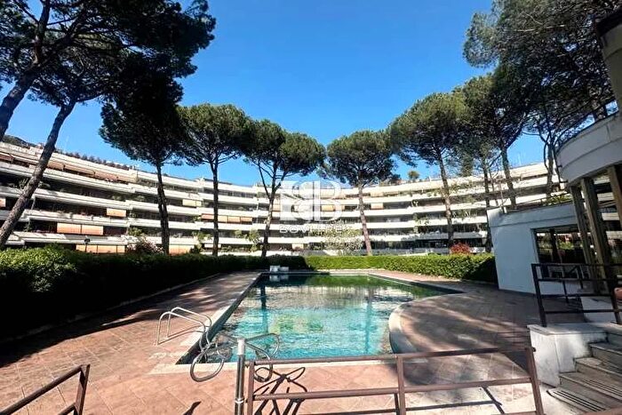 Appartamento con 5 locali in vendita in Via Benozzo Gozzoli RomaEur, Roma