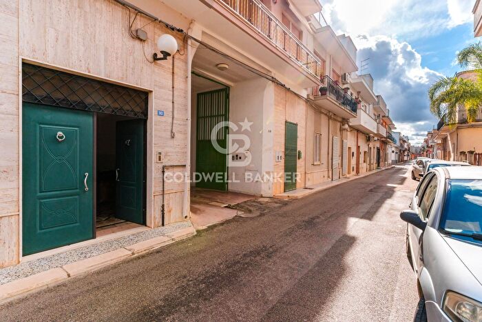 Appartamento con 6 locali in vendita in Via XX Settembre, San Michele Salentino