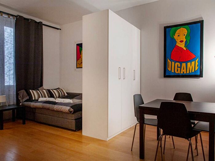 Appartamento monolocale in affitto in Via Federico Confalonieri, Isola, Milano