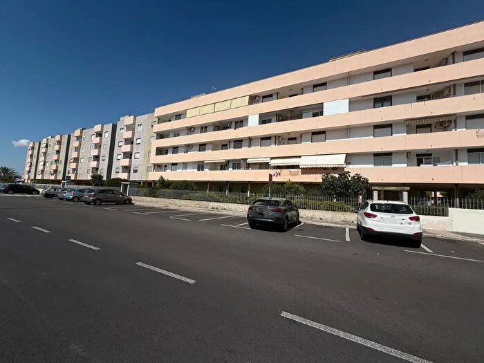Appartamento quadrilocale in vendita in Via Salvemini, Taranto