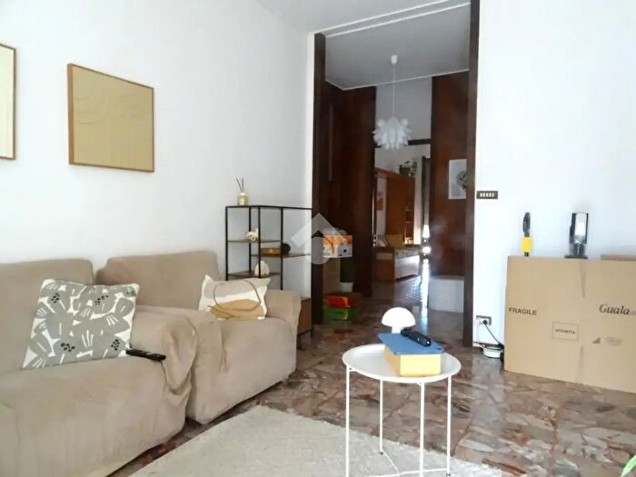 Appartamento quadrilocale in vendita in Piazza Mantelli, Alessandria