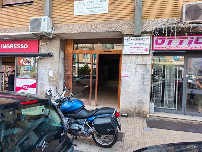 Appartamento con 5 locali in affitto in Viale San Martino, Provinciale, Messina