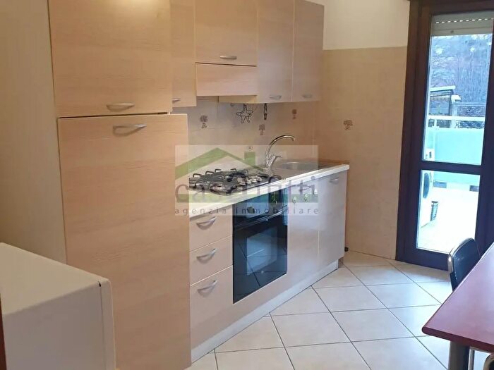 Appartamento quadrilocale in affitto in Via De Virgilis, Chieti