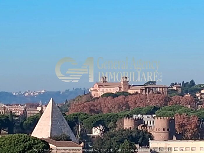 Appartamento in vendita in Via Pellegrino Matteucci, Roma