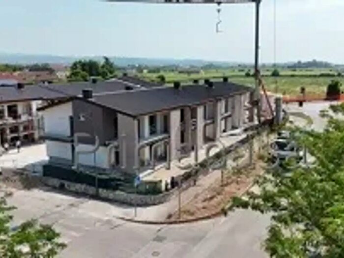 Appartamento trilocale in vendita in Via Provinciale, Lavagno