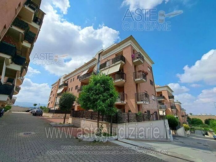 Appartamento trilocale in vendita in Via Romolo Vaselli, Roma