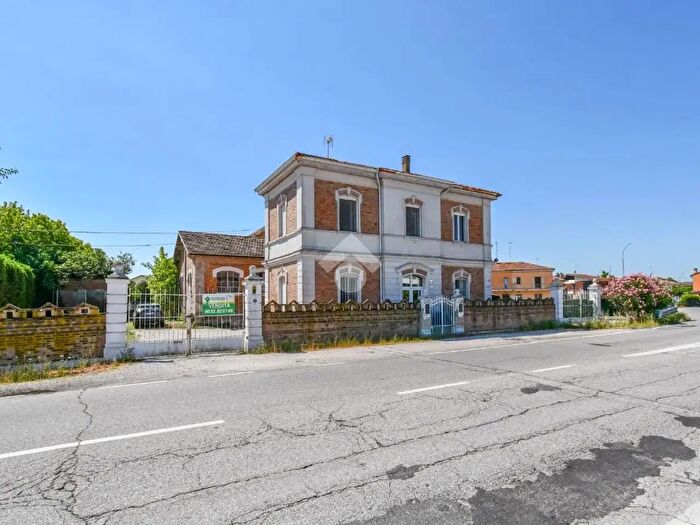 Casa quadrilocale in vendita in Via Uccellino, Poggio Renatico