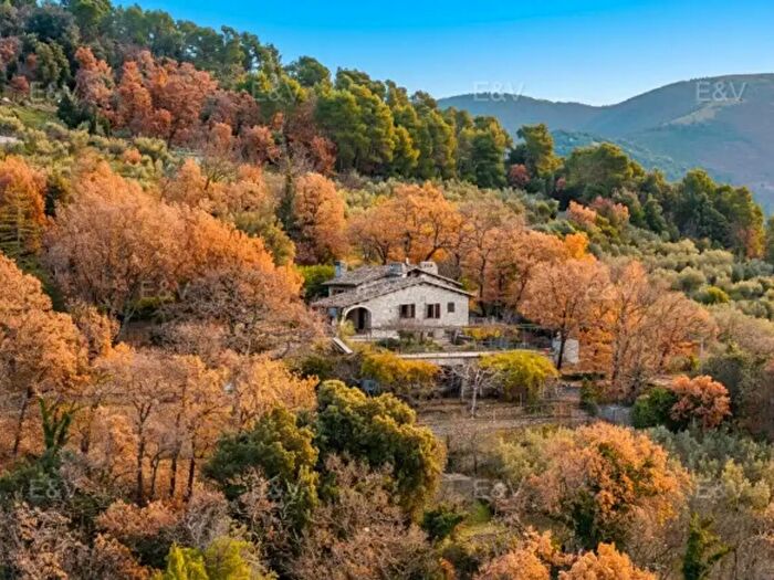 Casa con 6 locali in vendita in Via Nicola Landi, Campello Sul Clitunno
