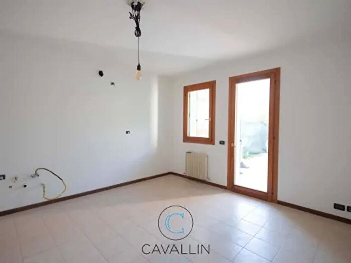 Appartamento trilocale in vendita in Piazza Posmon, Montebelluna